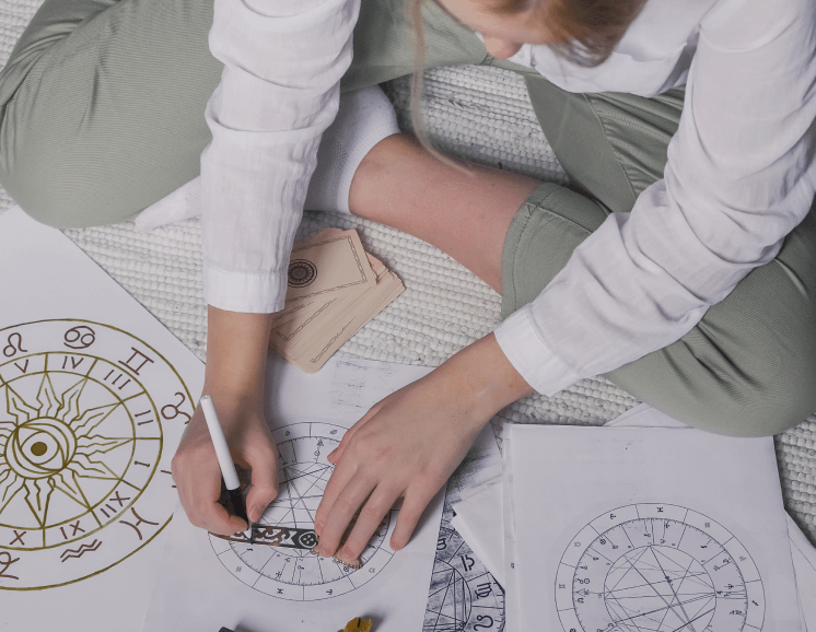 photo carte astrale par une femme